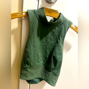 Lululemon tank. Size 2/4. Excellent condition.